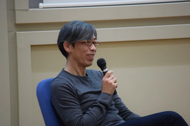 講義は２時間半オーバー。最後に飛び出した藤井氏の「いつか親を殺す必要がある」という人生指南に学生たちは真剣に聞き入った