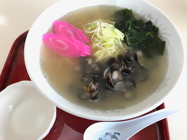 青森県・津軽SAで食べた「しじみらーめん」。外気温0℃の寒さで凍えた体に染み渡った