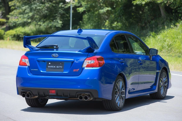 ●6MT●全長×全幅×全高:4595mm×1795mm×1475mm●車両重量:1490kg●エンジン:DOHC16バルブデュアルAVCS ツインスクロールターボ●駆動方式:AWD●総排気量:1994cc●エンジン最高出力:308PS●最大トルク:43.0kgm●使用燃料:無鉛プレミアムガソリン●車両本体価格:406万800円(税込)