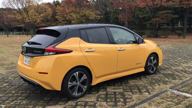 ●9速AT●全長×全幅×全高:4480mm× 1790mm×154mm●車両重量:1520kg●モーター種類:EM57●駆動方式:FF●総電量:40kWh●最高出力:150PS●最大トルク:32.6kgm●最小回転半径:5.4m●JC08航続距離:400km●車両本体価格:399万600円(税込)