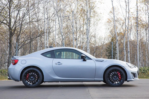 ●6MT●全長×全幅×全高:4240mm×1775mm×1320mm●車両重量:1470kg●エンジン:2.0リットル水平対向4気筒DOHC16バルブ●駆動方式:FR●最高出力:207PS●最大トルク:21.6kgm●最小回転半径:5.4m●JC08モード燃費:11.6km/リットル●使用燃料:無鉛プレミアム●車両本体価格:353万1600円(税込)