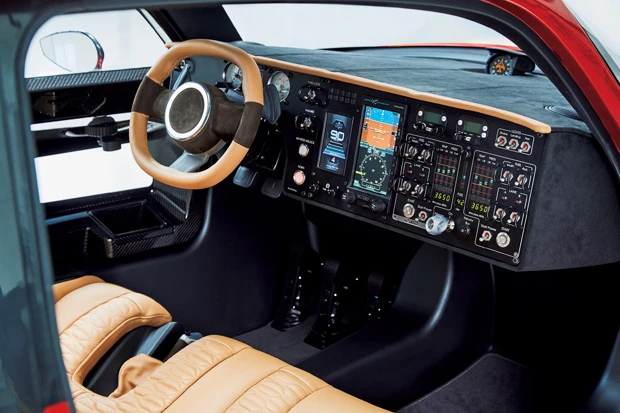 インパネは完全に飛行機