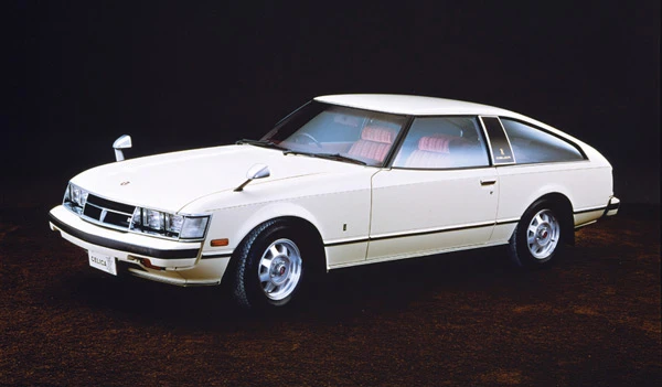 １９７８～１９８１年　初代スープラ（日本名セリカＸＸ）エンジンは直列６気筒　２．０リットルＳＯＨＣと２．６リットルＳＯＨＣ。１９８０年のマイナーチェンジで２．８リットルエンジンを搭載した。