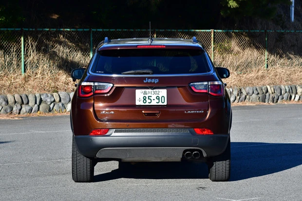 ●6速AT●全長×全幅×全高:4400mm×1810mm×1640mm●車両重量:1490kg●エンジン:2.4リットル直列4気筒SOHC●駆動方式:4WD●最高出力:175PS●最大トルク:23.4kgm●最小回転半径:5.7m●使用燃料:無鉛レギュラー●車両本体価格:351万円(税込)