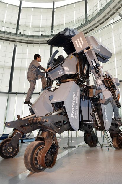 世界初 人が乗れて変形する巨大ロボット の開発コンビが語る 搭乗型スーパーロボット の未来 It 科学 ニュース 週プレnews