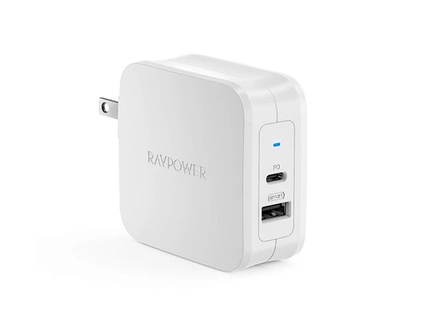 高速充電＆小型化を実現！　超注目の「窒化ガリウム充電器」