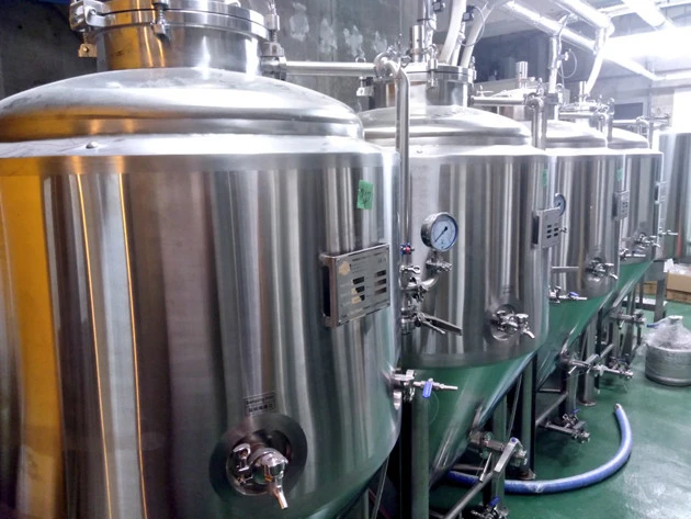 樋口氏の地元・新潟県十日町市に立ち上げた「醸燻酒類研究所(ジョークンビールラボ)」のクラフトビール醸造所