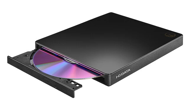 ワイヤレス充電器からストラップまで！　iPhoneの快適化アイテムを紹介