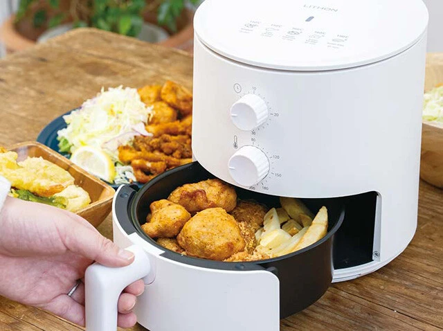ライソン 揚げ直し名人1.0L 総菜や前日の残り物、デリバリー&テイクアウト料理、冷凍食品......の温め直しに照準を合わせた熱風ノンオイルフライヤー。油を落としながらサクサクに仕上げてくれて感動! 5980円