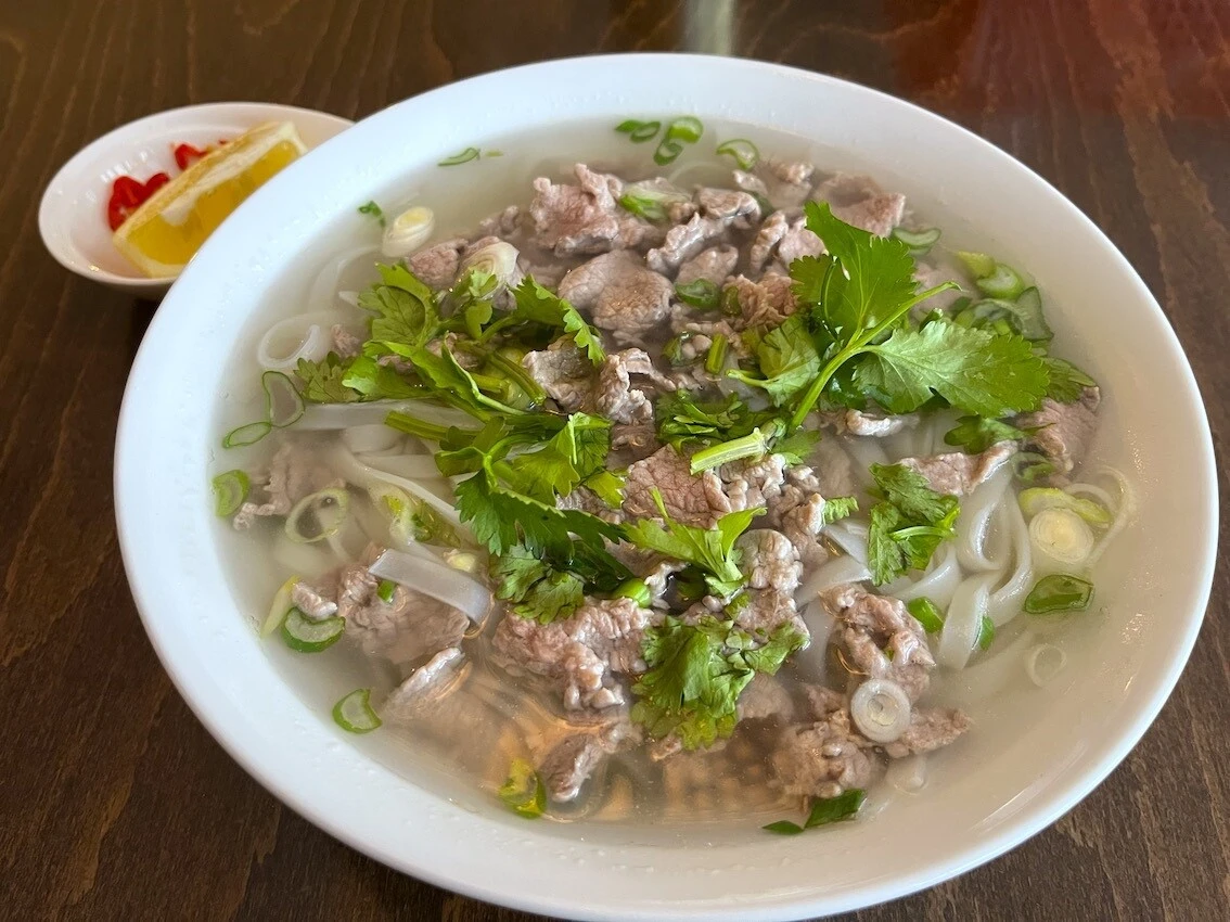 ウルムに着いてすぐに食べたフォー・ボー。ちゃんと想像通りの味。おいしかった