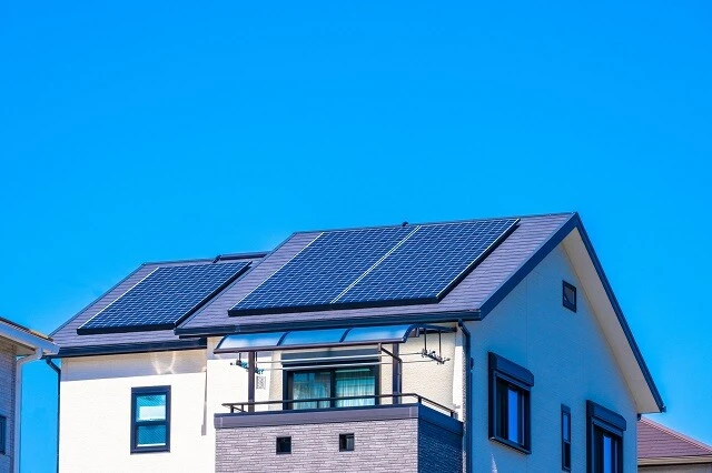 現在、主流となっている高効率のシリコン系太陽電池に匹敵するエネルギー変換効率を達成している