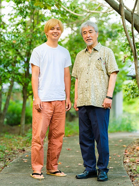 ゴリラ研究の第一人者・山極寿一氏（右）と文字も暦も持たない狩猟採集民を研究する言語学者・伊藤雄馬氏