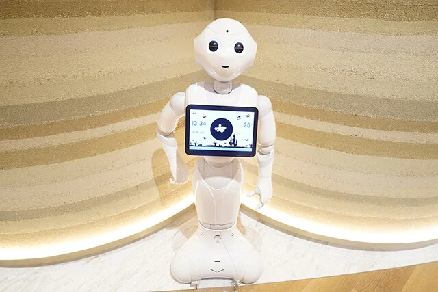 ソフトバンクの人型ロボット「ペッパー」。10年以内に人型AGIロボットが、仕事のサポートや料理など身の回りの世話をしてくれるようになるのかもしれない
