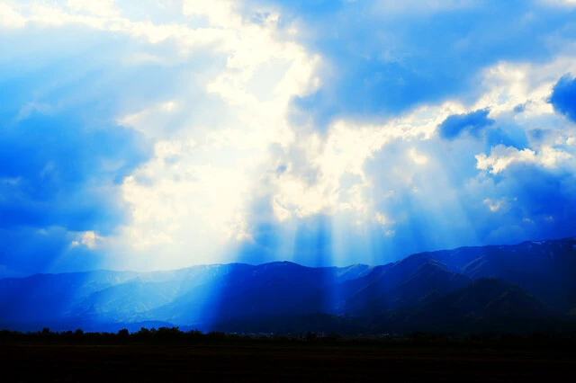 ヒア・カムズ・ザ・サン：2024年を迎えるにあたって【「新型コロナウイルス学者」の平凡な日常】