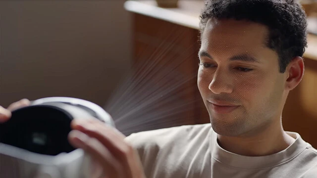 本体前面のカメラで自分を撮影することで、自分の3Dキャラを生成可能。これはFaceTimeなどに利用できる。また、本体前面のカメラは3D動画の撮影にも対応しており、この撮影スペックを生かした新動画コンテンツの登場にも期待です！