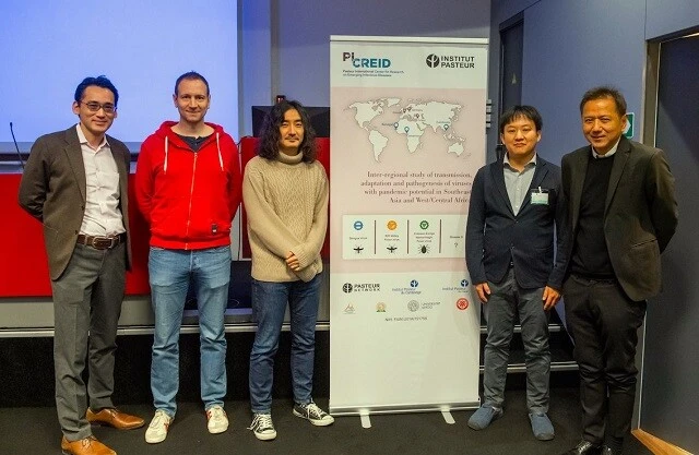 セミナー後の記念撮影。宮崎大学のS、北海道大学のMと私の3人で訪問した