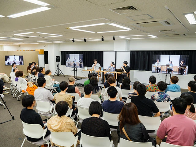 平日開催ながらチケットは完売し、会場は満席となった。トーク後の質疑応答も多く寄せられ、大盛り上がりのイベントとなった。