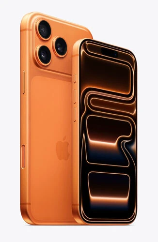 iPhone 17 Proシリーズ（Apple／17万9800円～）　画面サイズが6.3インチのProと、6.9インチのPro Maxがラインナップ。蒸気冷却機能であるベイパーチャンバーが搭載され、真夏の屋外での動画撮影や長時間のゲームプレイなどでもフリーズせず、安定した動作ができる。カメラはメインが8倍光学ズームで、インカメラの画質も強化された