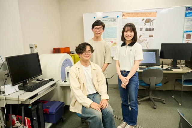 取材に応じてくれた3人の学生。和気あいあいと質問に答えてくれ、学生同士の仲の良さが伝わった