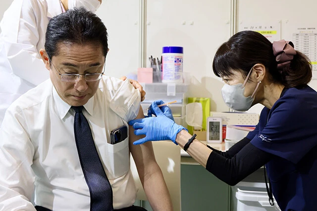 重症化予防効果が確認されているものの、ワクチンへの姿勢の差が分断を招いた