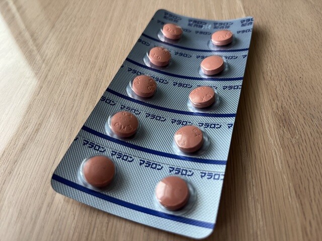 マラリア予防薬「マラロン」。渡航前日から帰国1週間後まで、これを毎日1錠ずつ、決められた時間に飲み続けなければなない。