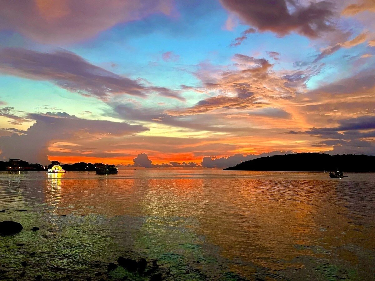 南シナ海を望む、コタキナバルの夕景。