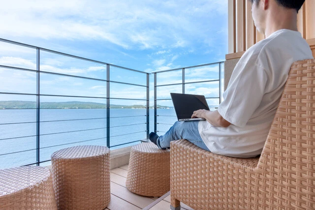 かつて「パソコン一台で仕事できる」と一世を風靡したSEOライターだが、潮目が変わりつつある（写真はイメージ）