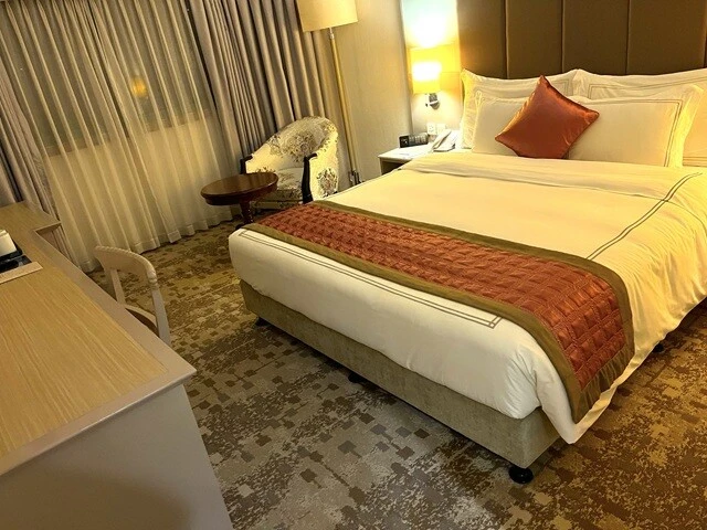 滞在したホテル。幸いなことに、ハノイではまだ、1万円以下でもちゃんとしたホテルに泊まることができる。