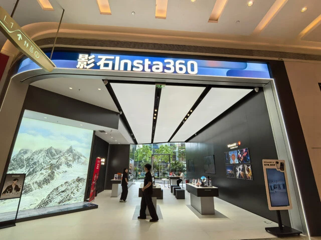 中国・深圳のInsta360ストア。スマホでは体験できない360度撮影を手軽に楽しめる