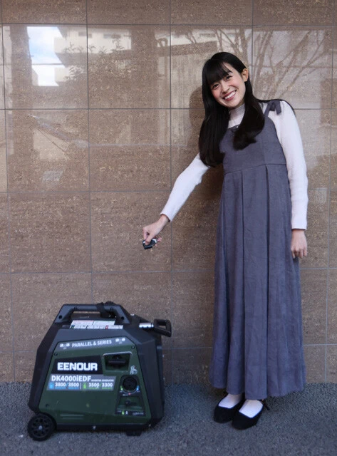 ●EENOUR インバーター発電機 DK4000iEDF(イーノウ・ジャパン) リモコンでのセル始動が圧倒的に使いやすい発電機。燃料はガソリンとLPガスの2WAY。3.5kWインバーター発電でパソコンからエアコン、電子レンジまでまとめて使えて頼れる一台! 17万9000円