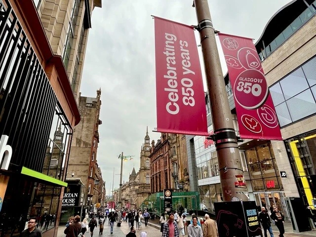 「Glasgow 850」の掲示。街の至るところで見かけた。