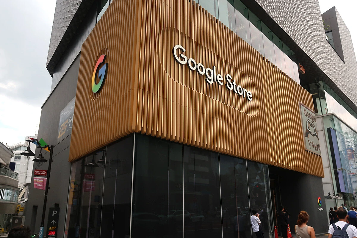 Appleだけじゃない！　スマホメーカーが「直営店」を出す理由