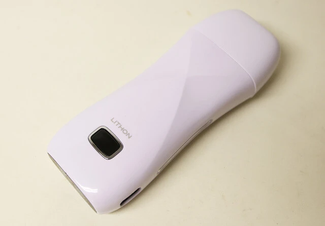 ●ロールオンワックス スターターセット(ライソン) 痛くないフラッシュ式脱毛器が主流の時代に、あえて激痛必至のワックス式脱毛器を投入(笑)! 引き剥がした瞬間に脱毛完了の即効性は確かだが、深夜は使用厳禁の絶叫マシン! 5000円