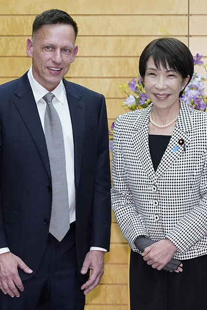 今年3月、高市首相は米パランティア社の会長で、オンライン決済サービス「PayPal」の創業者でもあるピーター・ティール氏（左）と面会