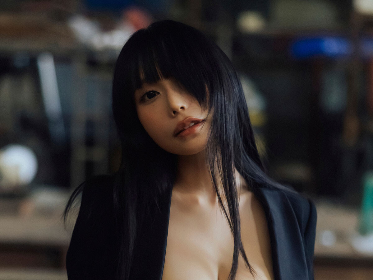 フィメールラッパー・SHACHI、初グラビアに挑戦! デジタル写真集『Run away』が10月12日発売